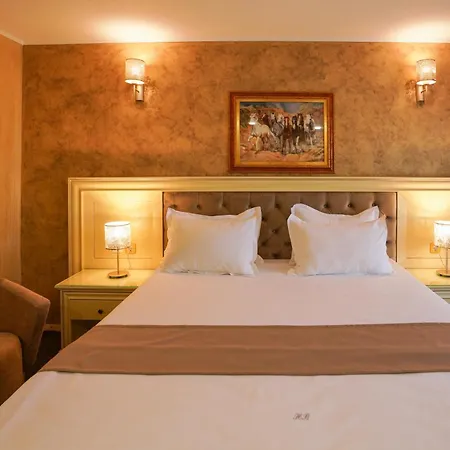 فندق Bulevard 4*