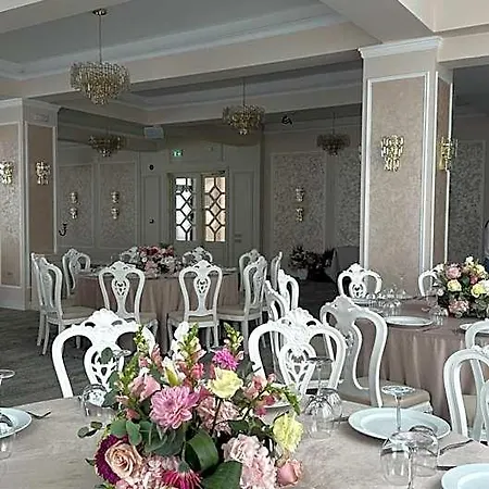 Bulevard Ξενοδοχείο 4*